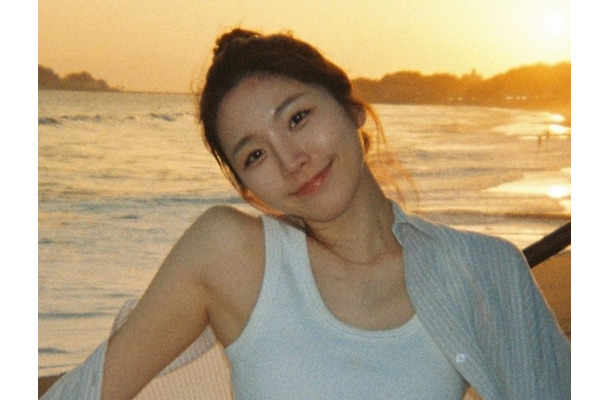 ヘルシーなスイムウェア姿で“天国”に…韓国元CAインフルエンサーが見せた美スタイル、恋リア出演