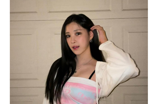 「キワどい服…」日本人メンバーの“キャバ勤務”で話題となったグループに在籍　韓国元アイドルチアの夏休み