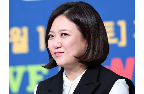 東京の喫茶店で「匂いがきつすぎて無理」と不満も…韓国タレント、日本の“便利メガネ”を絶賛