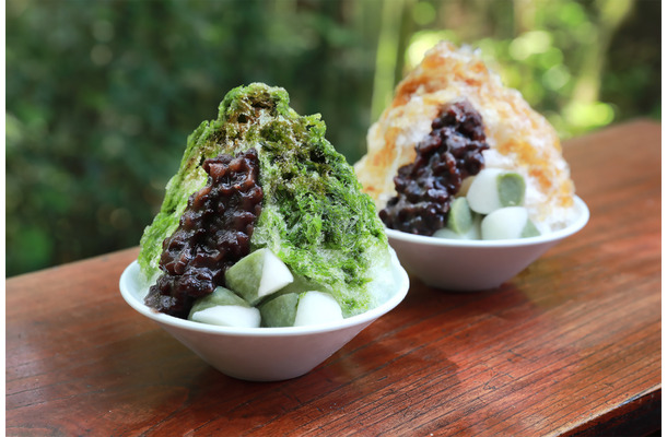 【叶 匠壽庵】石餅かき氷(1)抹茶黒蜜　イートイン1,000円(1杯)(2)ほうじ茶黒蜜　イートイン900円(1杯)