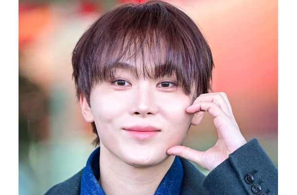 「ワンコになりたい」SEVENTEEN・スングァン、犬を抱いて優しく“なでなで”！自然体な姿にほっこり