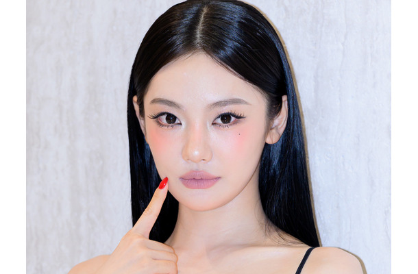 破裂しそうなボリューム感…aespa・ニンニン、“豊満ボディ”映えるピチっとワンピ姿「すっごい」