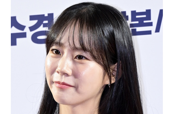 手が震え続けた原因は首のヘルニアだった…KARA・スンヨン、症状の悪化を告白「治療中だ」