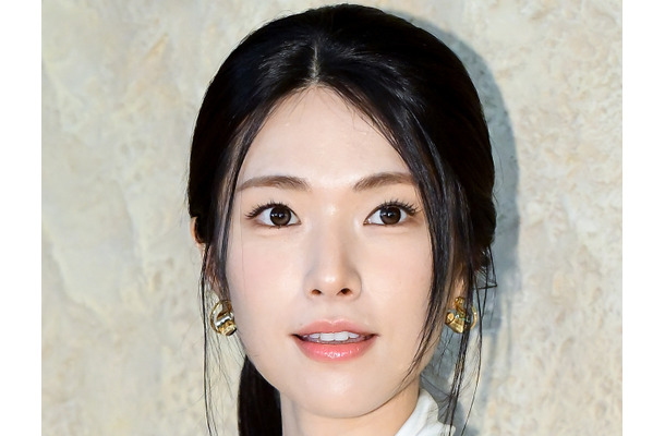 自ら墓穴を掘る形に…“親日派”の家族を誇らしげに紹介した韓国女優、出演作のインタビューを中止に