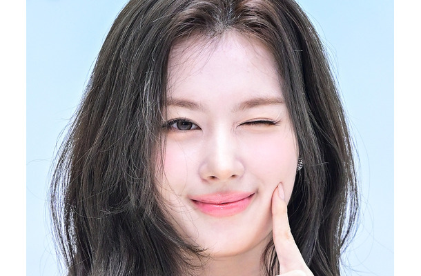 TWICE・サナが爽やかな笑顔で「ジョー マローン」のイベントに登場