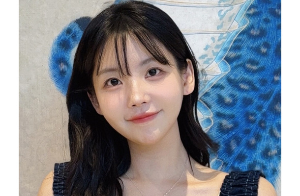 もちもちボリュームがたまらない…レイナ、一段と成熟したスイムウェア姿に心奪われる