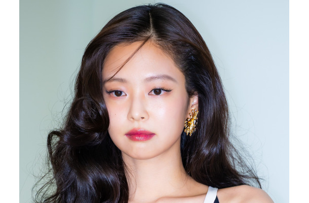 日本で撮影されたとされる“ポロリ動画”騒動のなか…BLACKPINK・ジェニー、意味深長な投稿が注目
