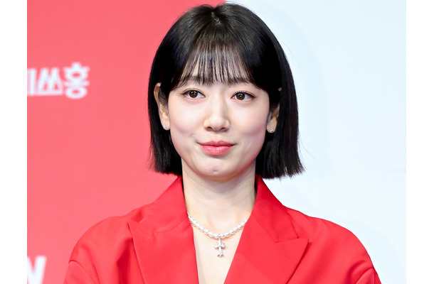 今秋に第2子出産へ…『美男ですね』女優パク・シネ、“妊娠中とは思えない”ドレス姿に注目！