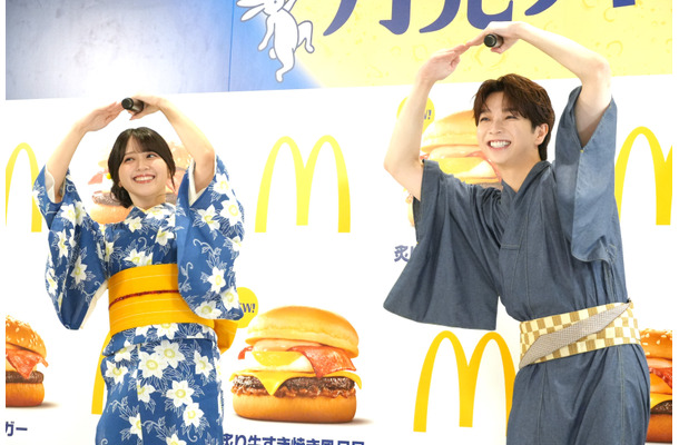 佐々木舞香、塩﨑太智【撮影：小宮山あきの】