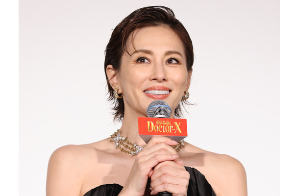 なぜ今、韓国で米倉涼子？ 『ドクターX』など相次ぐ主演作リメイクだけではない、思わぬ“とばっちり”とは