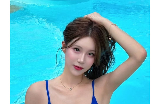 「デッカい！」「そこ代わって」豊満ボディの韓国美女チア、愛猫とのラブリーな日常公開