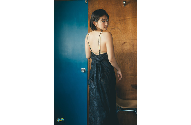 すみぽん（高倉菫）1st写真集『offcourt』