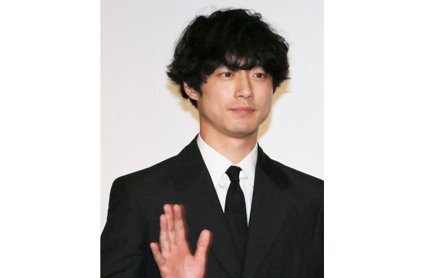 坂口健太郎【撮影：小宮山あきの】