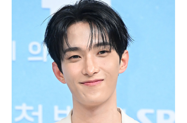 SEVENTEEN・ドギョム、本日（9月8日）入隊…坊主姿で挨拶　シャワーSHOTも公開「行ってきます」