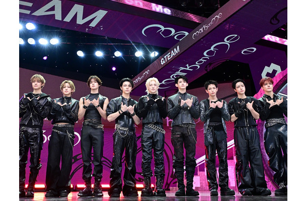 &TEAM、新曲『Mark on Me』カムバックステージ披露！圧巻パフォーマンスで唯一無二の世界観を表現