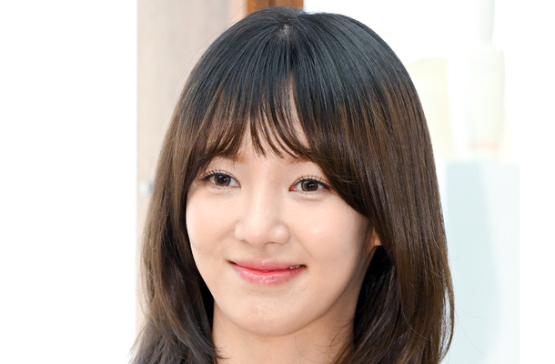 セパレートのスイムウェア姿に釘付け…少女時代・ヒョヨン、スジが浮き出る“ヘルシーボディ”で魅了