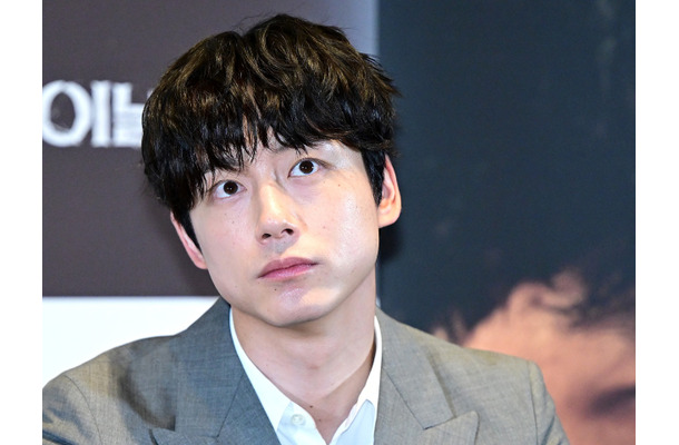坂口健太郎、「妻が通報」報道も「暴力一切ない」声明も韓国メディアが一斉反応　注目を集めるワケ