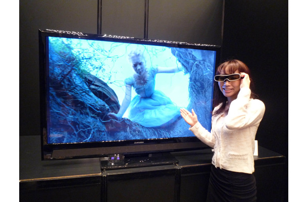 三菱電機が開発中の3D対応の液晶テレビ