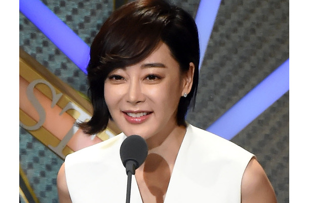 「服がいやらしすぎる」露出ファッション論争に美人韓国女優が回答「肉がはみ出るほうが…」