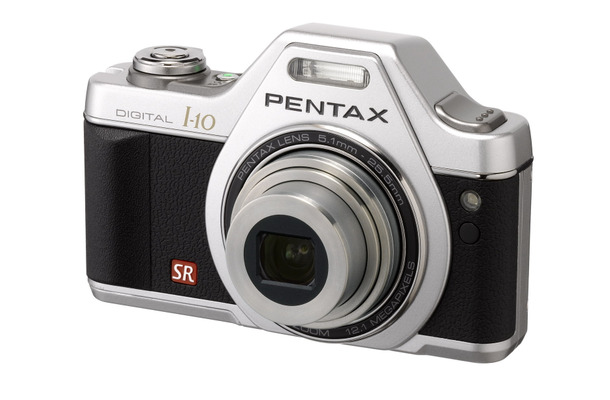 「PENTAX Optio I-10」（クラシックシルバー）