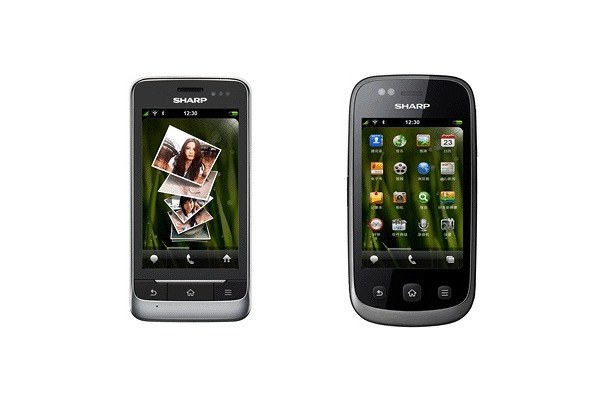 中国向け3G対応スマートフォン（左：SH8128U、右：SH8118U）