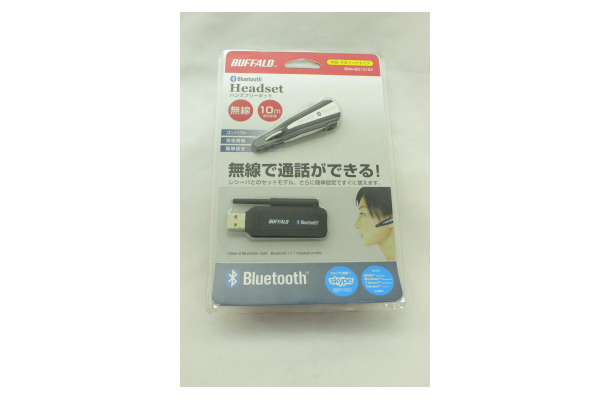　Bluetooth対応のUSBアダプタとヘッドセットが、5,000円を切る値段で登場した。バッファローの「BMH-B01S/SV」だ。ある家電量販店では、4,980円で販売されている。