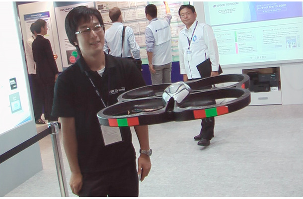 「AR.Drone」のデモ