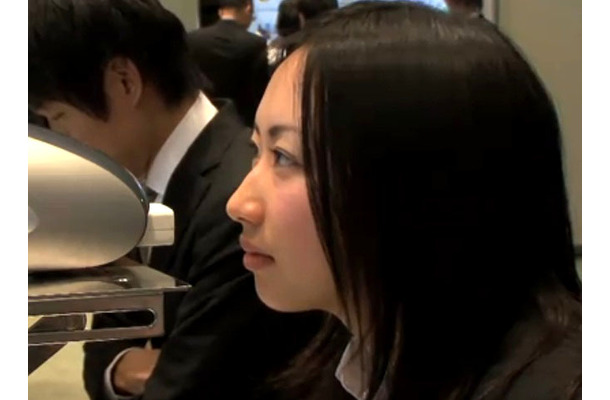 10日に実施された「慶應テクノモール 2010」にて、慶應義塾大学 岡田研究室は、開発中の嗅覚ディスプレイを展示