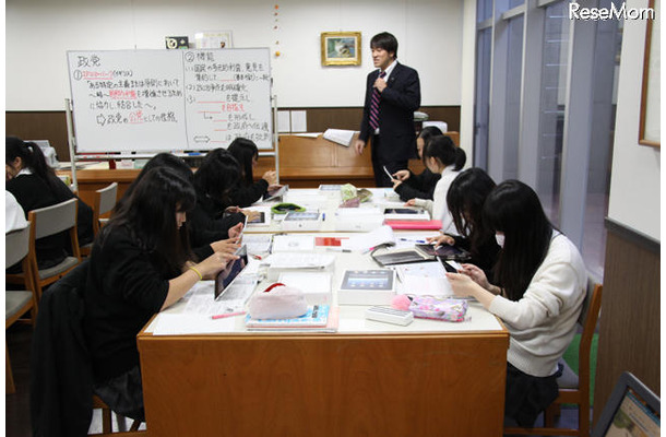 広尾学園、4月よりiPad 2を導入しグローバル人材教育を開始 iPadで検索して発表する