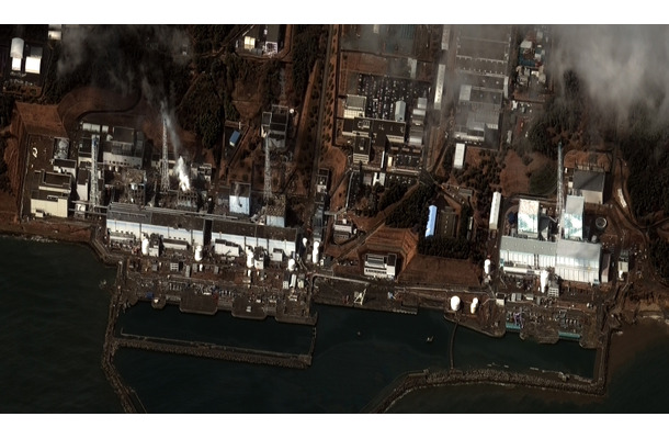 福島第一原子力発電所（Digital Globe社、3月16日撮影）