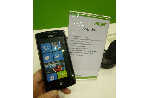 Acerのブースでは「Acer W4」のモックにタッチできる