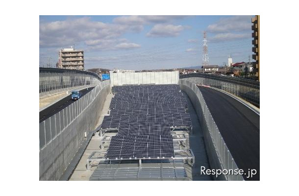 国内高速道路最大規模の太陽電池モジュール　NEXCO中日本