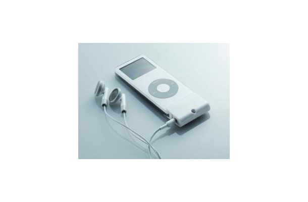 　エレコムは、iPod nano対応のコネクタ装着型ホルダー3種を5月中旬に発売する。いずれもiPod nanoのコネクタ部分を利用した独自のラッチシステムを採用するのが特徴だ。