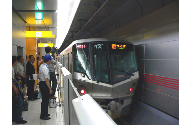 　首都圏新都市鉄道とインテル、エヌ・ティ・ティ・ブロードバンドプラットフォームは、つくばエクスプレスの秋葉原−つくば間の全区間において列車内からインターネットへ接続する設備の整備が、7月31日に完了すると発表した。