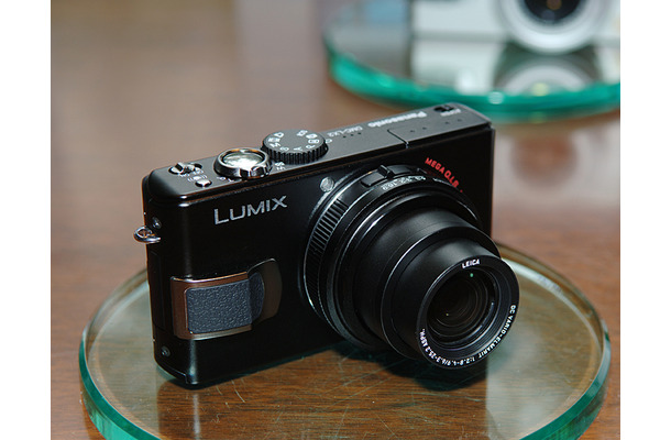 LUMIX DMC-LX2