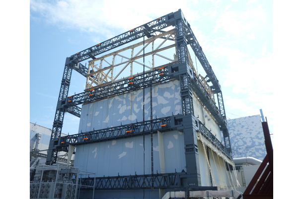 福島第一原子力発電所1号機　原子炉建屋カバー鉄骨