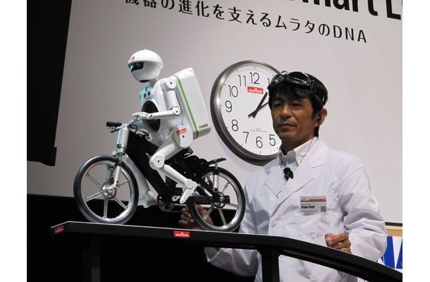 同社の技術PR用として一躍有名になった自転車型ロボット「ムラタセイサク君」