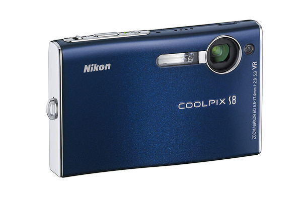 スタンダードモデルのCOOLPIX S8