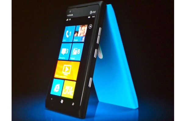 AT&T向けに独占提供されるハイエンドWindows Phone「Lumia 900」