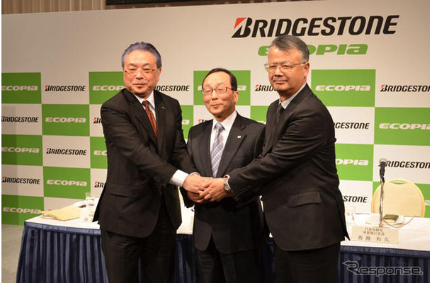 左から新CEO津谷氏、新会長の荒川氏、新COO西海氏