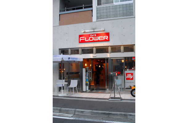 カフェ“FLOWER”