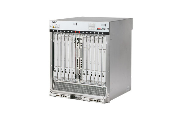 　日本電気（NEC）は16日、次世代ネットワーク（NGN）に求められる、固定通信網/移動通信網間や、異なる通信事業者間などでのシームレスな通信を実現する、統合メディアコミュニケーションシステム「CX8000シリーズ」の販売を通信事業者向けに開始した。