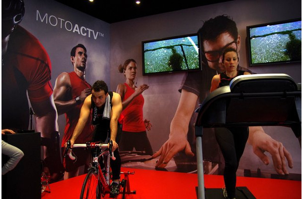 【MWC 2012 Vol.52（動画）】スポーツ×音楽でMotorola独自の価値観を追求……MOTOACTIV