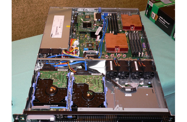 PowerEdge SC1435は1Uサイズのサーバ。主にクラスタ向けとされている