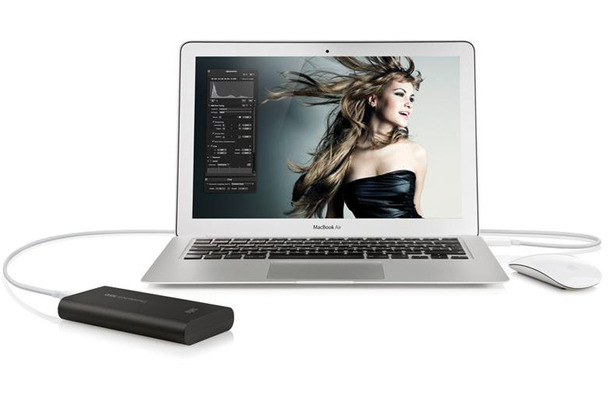 「Elgato Thunderbolt SSD」の利用イメージ（Mac/マウス/Thunderboltケーブルは別売）