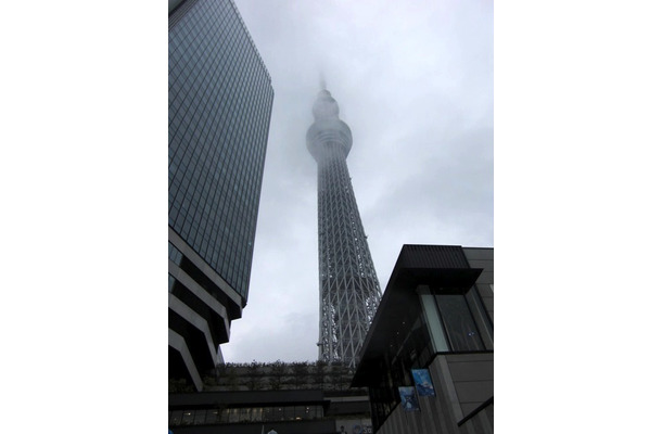 東京スカイツリー（5月22日、開業初日）