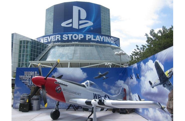 【E3 2012】P-51ムスタングの実機展示をひっさげてWARGAMING.NETが巨大ブースを展開  