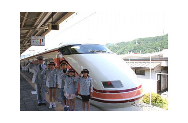 東武鉄道、子ども向け「駅長体験」プログラム