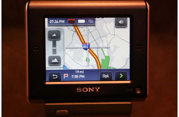 ソニーのパーソナルナビ。メモリスティックには未対応だ