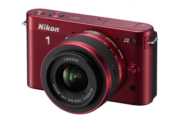 「Nikon 1 J2 標準ズームレンズキット」レッド